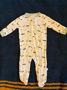 Milkberry Footed Baby One-Piece with Green Trim and golf Vehicle Print with hat